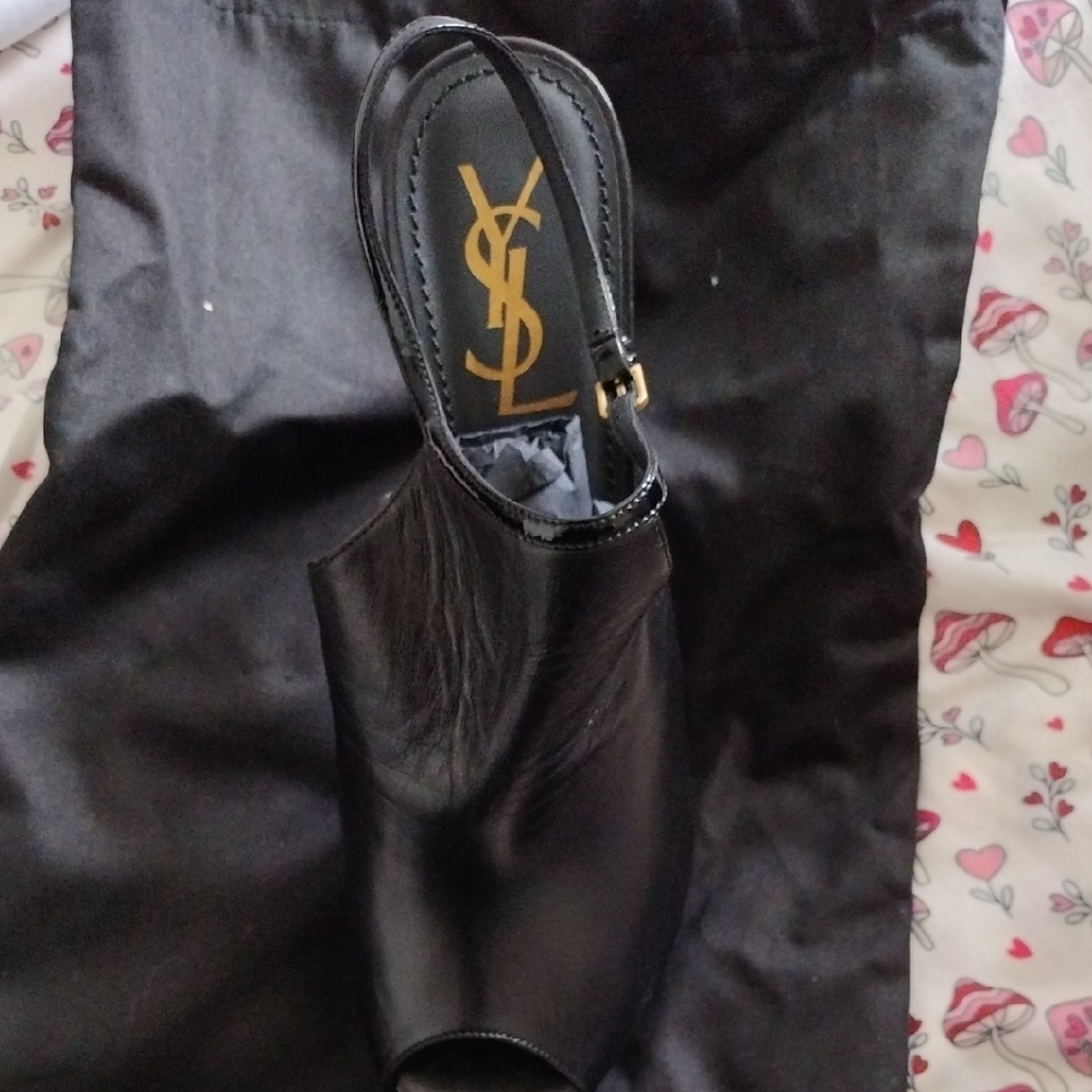 Yves Saint Laurent Black and Gold Heels